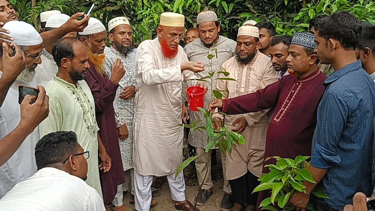বাগমারায় তালপত্র ফাউন্ডেশনের উদ্যোগে ব্যতিক্রমী বৃক্ষরোপণ
