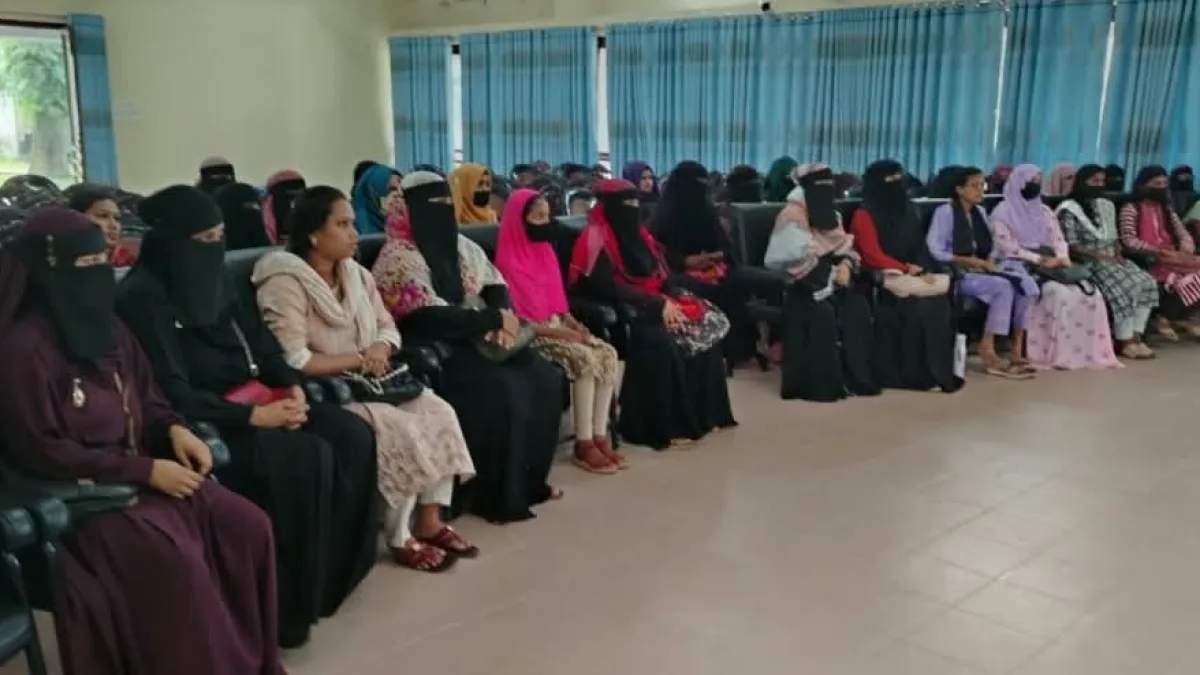 কমলগঞ্জে ৩০ নারীকে পোশাক তৈরির প্রশিক্ষণ শুরু