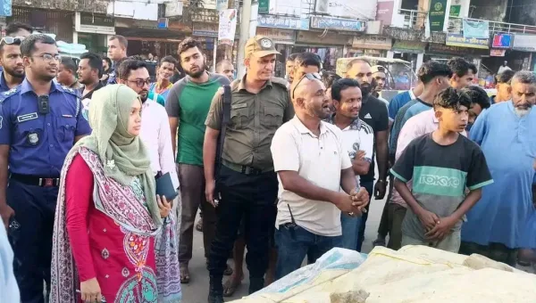 বড়লেখায় যানজট নিরসনে ভ্রাম্যমাণ আদালতের অভিযান, ১০ মামলায় জরিমানা