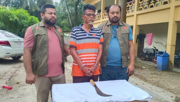 কুমিল্লায় বোন-ভাতিজাকে কুপিয়ে হত্যা, মূল আসামিসহ গ্রেপ্তার-৩