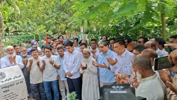 শহীদ আবু সাইদ কবর জেয়ারত শেষে প্রধানমন্ত্রী তারেক রহমানের পক্ষ থেকে শহীদ আবু সাইদ ফাউন্ডেশনে ১ কোটি টাকা বরাদ্দ'