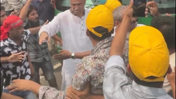 প্রধানমন্ত্রী তারেক রহমানকে বরণে কুমিল্লার মহাসড়কজুড়ে উৎসবমুখর পরিবেশ