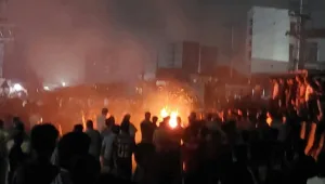 বেতন বৃদ্ধির দাবিতে উত্তাল কালিয়াকৈর, ঢাকা-টাঙ্গাইল মহাসড়কে শ্রমিকদের অবরোধ